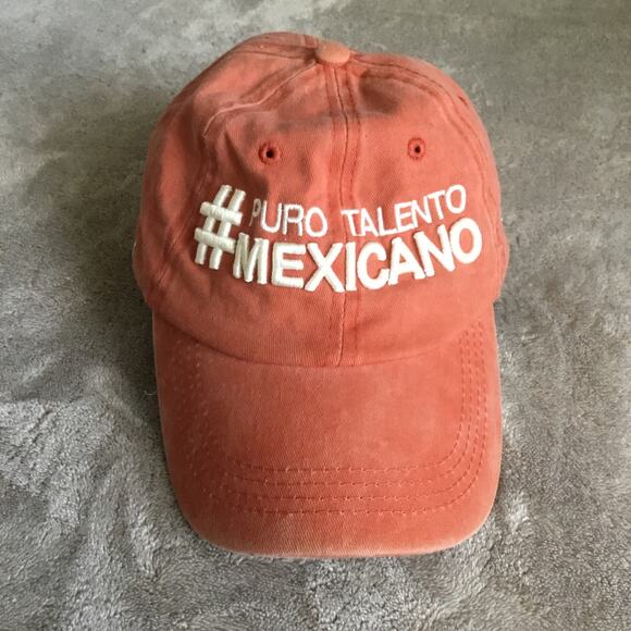 Talento Mexicano Four Seasons Resort Tamarindo hat Colab Designer Kris Goyri - Picture 1 of 7